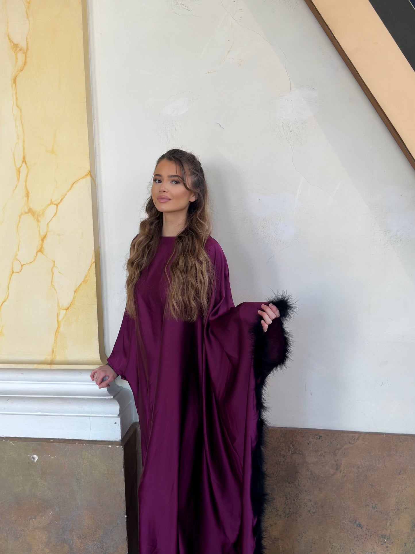 Abaya à Plumes violet