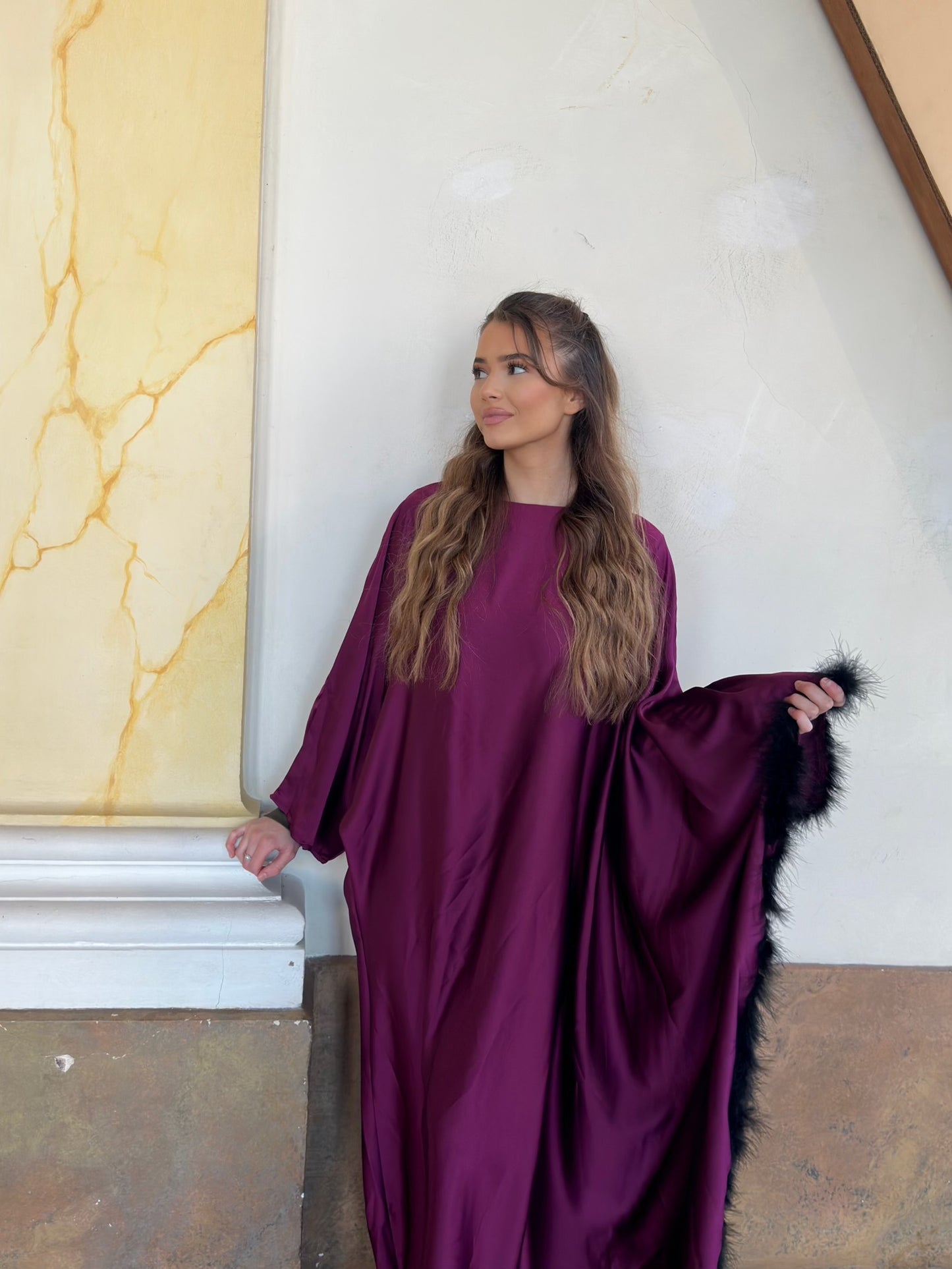 Abaya à Plumes violet